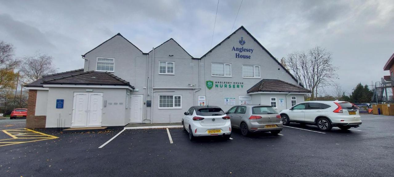 The Paget Suite Great Wyrley Экстерьер фото